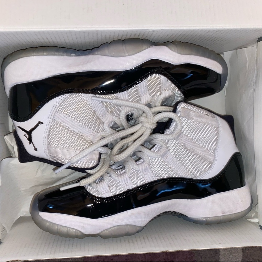 Jordan retro 11’s